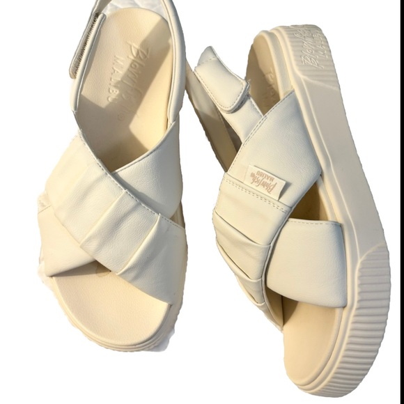 Blowfish ivory faux leather chunky heel sandals size 7 - Picture 1 of 7